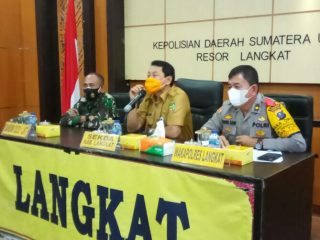 Wakapolres Langkat, Kompol Hairil Sani menegaskan, pihaknya akan menggelar vaksinasi masal, 27 sampai 27 Mei 2021. Vaksin ini diperuntukan untuk masyarakat Langkat.