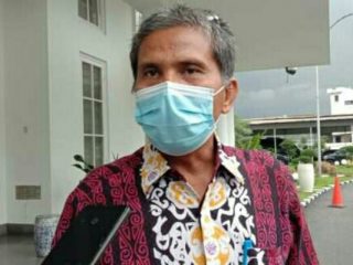 Kepala Ombudsman RI Perwakilan Sumatera Utara (Sumut) Abyadi Siregar meminta Gubernur Sumut Edy Rahmayadi memanggil Kepala Dinas (Kadis) Komunikasi dan Informatika (Kominfo) Irman Oemar terkait proses seleksi Komisioner Komisi Informasi (KI) Sumut.