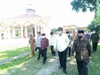 Sekretaris Jenderal Kementerian Agama RI, Prof Dr Nizar, meminta areal kampus yang baru dihibahkan Pemko Tebing Tinggi pada Universitas Islam Negeri Sumatera Utara (UINSU) diaktifkan segera operasionalnya.