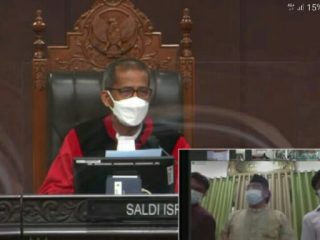 Ketua tim Pemenangan Dahlan- Aswin Parinduri Syahrul Efendi Lubis menanggapi keterangan saksi terkait dalam sidang Mahkamah Konstitusi Republik Indonesia (MK RI)