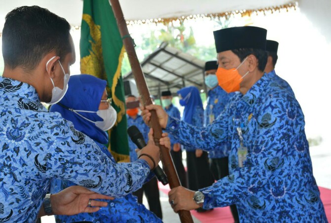 Sekda Kabupaten Langkat, Indra Salahudin dilantik menjadi Ketua Korpri Langkat periode 2020-2025 di Jentera Malay Rumah Dinas Bupati Langkat, Stabat, Kamis (27/5/2021).
