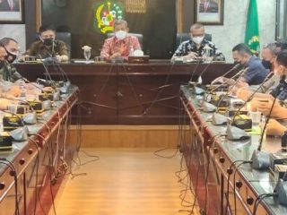 Lingkungan 7 Kelurahan Gedung Johor, Kecamatan Medan Johor dan Lingkungan 10 Kelurahan Tanjung Sari, Kecamatan Medan Selayang diberlakukan isolasi lingkungan.