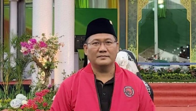 Wakil Ketua DPD PDI Perjuangan Sumut Aswan Jaya turut mengkritisi pengangkatan Afifi Lubis sebagai Pelaksana tugas (Plt) Sekdaprovsu menggantikan Sabrina yang pensiun.