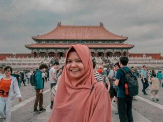Syahrunnisa, mahasiswa Fakultas Ilmu Sosial dan Ilmu Politik (Fisip) Universitas Sumatera Utara (USU), punya ragam prestasi. Satu yang patut menjadi inspirasi adalah Syahrunnisa pernah menjadi delegasi mahasiswa Indonesia ke negeri China pada 2019