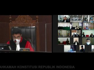 Mahkamah Konsitusi (MK) menolak permohonan sengketa yang diajukan oleh pasangan calon Bupati dan Wakil Bupati Mandailing Natal (Madina) nomor urut 2 Dahlan Hasan Nasution-Aswin.