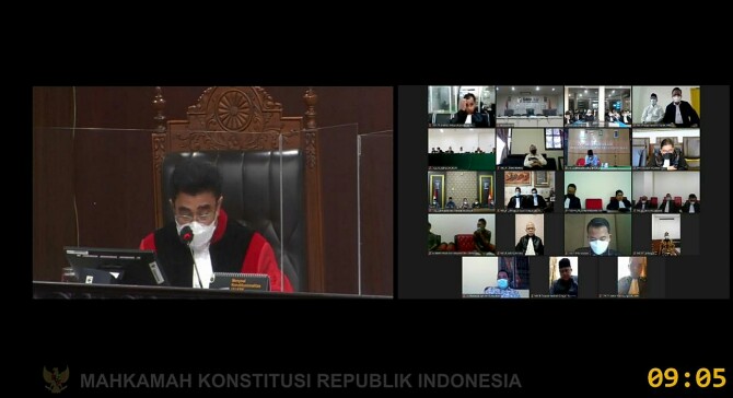 Mahkamah Konsitusi (MK) menolak permohonan sengketa yang diajukan oleh pasangan calon Bupati dan Wakil Bupati Mandailing Natal (Madina) nomor urut 2 Dahlan Hasan Nasution-Aswin.