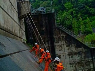 Perum Jasa Tirta (PJT) I melakukan kerjasama dengan PT Inalum untuk membersihkan dua bendungan di Wilayah Sungai (WS) Toba Asahan