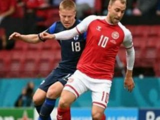 Pertandingan Denmark melawan Finlandia penyisihan Grup B di Stadion Parken , Sabtu (12/6/2021) terpaksa ditangguhkan di menit 42