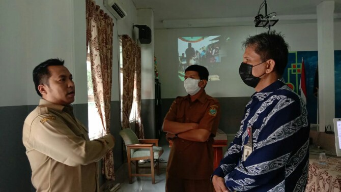 Ombudsman RI Perwakilan Sumatera Utara (Sumut) melakukan monitoring Penerimaan Peserta Didik Baru (PPDB) di SMA N 1 Medan di Jalan Cik Ditiro, Senin (14/6/2021)