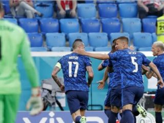 Spanyol kembali mengulang kebiasaan dalam setiap turnamen penting. Tim Matador kerap gagal meraih poin penuh di laga awal.