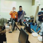 Sebanyak 40 Mahasiswa semester 6 ilmu komunikasi mengikuti Praktek Desain Grafis dan Multi media di Laboratorium Politeknik Negeri Media Kreatif PSDKU Medan Jalan Karya Ujung yang diadakan oleh UniversItas Islam Negeri Sumatera Utara Prodi Ilmu komunikasi (17/6).
