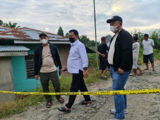 Kapolres Simalungun AKBP Agus Waluyo, dan Direktur Reserse Kriminal Umum Poldasu Kombes Pol Tatan Dirsan Armaja turun langsung ke Tempat Kejadian Perkara kasus yang menimpa Mara Salem Harahap, Sabtu (19/6/2021).