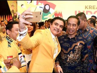 Lama tak terdengar kabarnya, Karan Sukarno Walia, si Anak Medan pemeran dalam Film Malam Satu Suro, yang tampil bersama Suzzanna, salah satu legenda film horor di Indonesia dan beberapa film drama serta film laga ternyata sudah kembali di tengah publik.