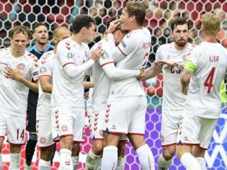 Tim Denmark kembali memberikan kejutan di pentas Euro 2020. Tim Dinamit menjungkalkan Wales dengan skor telak 4 gol tanpa balas.