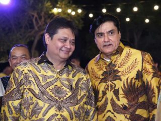 Partai Golkar sedang bergerak cepat dalam memanaskan mesin partai untuk meningkatkan elektabilitas partai, termasuk dalam memenangkan Airlangga Hartarto sebagai calon presiden (Capres) pada 2024 mendatang.