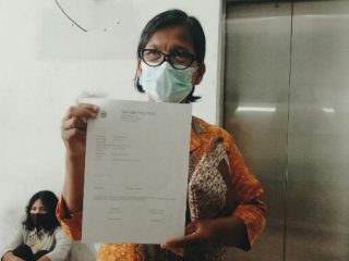 Sejumlah orangtua Penerimaan Peserta Didik Baru (PPDB) kembali mendatangi kantor Dinas Pendidikan Sumatera Utara (Sumut) di Jalan Cik Ditiro Medan, Senin (28/6/2021)