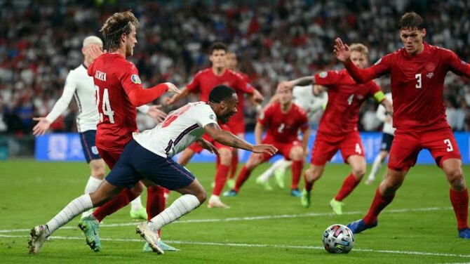 Inggris mengalahkan Denmark 2-1 dan lolos ke final Euro 2020. Kemenangan The Three Lions dinilai diraih dengan diving.