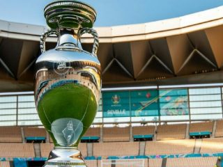 Pertandingan final Euro 2020 mempertemukan Inggris melawan Italia berlangsung di Stadion Wembley, Senin dinihari (12/7/2021).