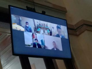 Walikota Nonaktif Tanjungbalai mulai diadili di Pengadilan Tipikor Pengadilan Negeri Medan terkait pemberian suap sebesar Rp1,6 miliar kepada penyidik KPK, Stepanus Robinson Pattuju, Senin (12/7/2021).