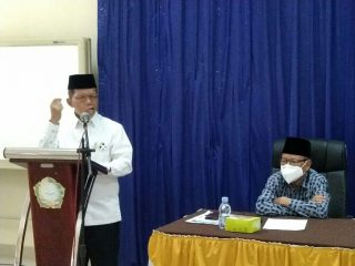 Rektor Universitas Islam Negeri (UIN) Sumatera Utara (Sumut) Prof Dr Syahrin Harahap mengingatkan para dosen dan pengelola Program Studi (Prodi) di lingkungan UIN Sumut untuk mengimplementasikan integrasi ilmu berbasis Wahdatul 'Ulum secara serius.