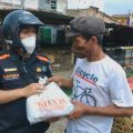 Satuan Pelajar Mahasiswa Gerakan Anti Narkotika Nasional (Sapma Gannas) Kota Medan membagikan sebanyak 500 paket sembako kepada Pedagang Kaki lima (PKL) yang terkena dampak Pemberlakuan Pembatasan Kegiatan Masyarakat (PPKM) di beberapa titik Kota Medan, Rabu (28/07/2021)