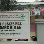 Vaksinasi di UPT Puskesmas Padang Bulan Jalan Jamin Ginting Medan terpaksa harus distop karena ketersediaan vaksin yang mengalami kekosongan sejak 10 hari terakhir.