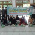 PT Socfindo Kebun Aek Loba, Kecamatan Aek Kuasan, Kabupaten Asahan berbagi kepada warga sekitar melalui program Jumat Berkah (30/7/2021).