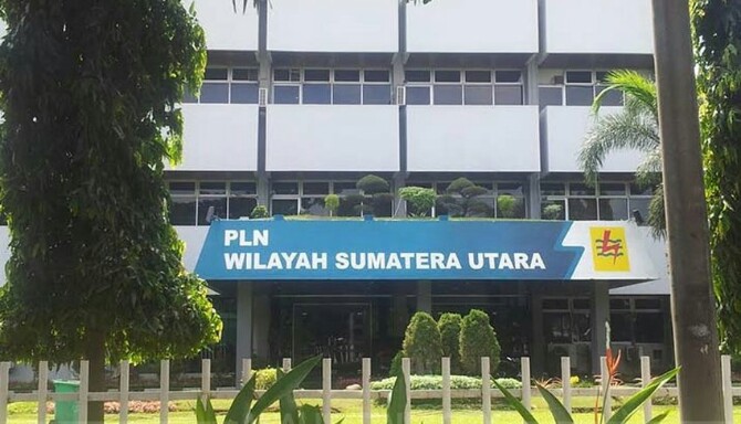PT Perusahaan Listrik Negara Unit Induk Wilayah (PLN UIW) Sumatera Utara (Sumut) menyesalkan perbuatan tidak menyenangkan yang dilakukan pelanggan yang memiliki tunggakan terhadap petugas PLN di Medan baru-baru ini.