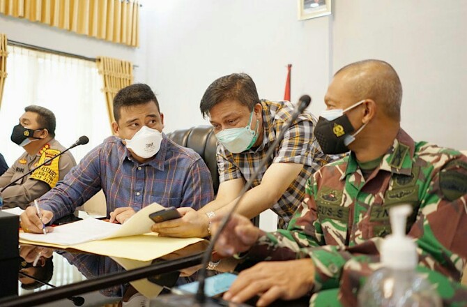 Kasus terkonfirmasi positif Covid-19 di Kota Medan mengalami kenaikan. Sebelumnya hanya 60 sampai 90 kasus perhari, kini mencapai 400 kasus perhari. Bahkan, pernah terkonfirmasi positif Covid-19 mencapai 700 kasus perhari.