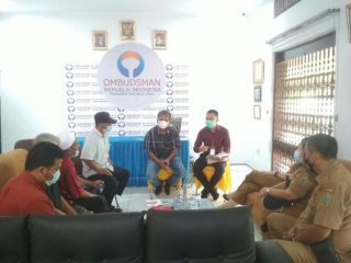 Sejumlah warga peserta transmigrasi di Desa Rianiate I, Kecamatan Batang Toru, Kabupaten Tapanuli Selatan (Tapsel) mengadu ke Ombudsman RI Perwakilan Sumut lantaran lahan mereka dicaplok.