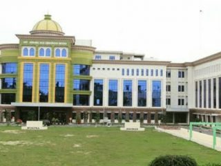 Gubernur Sumatera Utara (Sumut) Edy Rahmayadi akan meresmikan gedung Asrama Haji Medan di Jalan Jenderal Abdul Haris Nasution sebagai tempat Isolasi terpusat (Isoter), Selasa (10/8/2021).