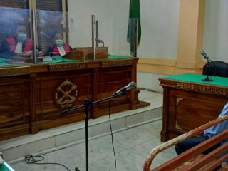 Mantan Kepala Dinas (Kadis) Pendidikan Kota Tebing Tinggi Pardamean Siregar divonis 5 tahun penjara dalam kasus dugaan korupsi dana pengadaan buku panduan pendidik SD dan SMP di Dinas Pendidikan (Disdik) Tebing Tinggi TA 2020 sebesar Rp2,3 miliar.