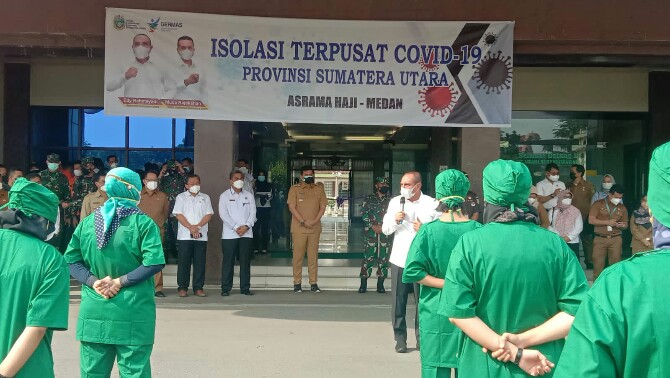 Gubernur Sumatera Utara (Sumut) Edy Rahmayadi bersama unsur Forkompinda meresmikan Gedung Asrama Haji Medan di Jalan Jenderal Abdul Haris Nasution sebagai tempat Isolasi terpusat (Isoter) bagi warga terpapar Covid-19.