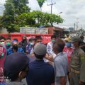 Sejumlah pelaku usaha di Jalan Karet Raya, khususnya yang berada di Lingkungan 7 dan 9 keberatan dilakukan kembali penyekatan ketat di Jalan Karet Raya simpang Jalan Sawit Raya, Perumnas Simalingkar, Kelurahan Mangga, Kecamatan Medan Tuntungan, Kamis (19/8/2021).