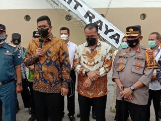KM Bukit Raya yang menjadi salahsatu tempat isolasi terpusat (Isoter) bagi warga yang terpapar Covid-19 di Kota Medan mulai beroperasi besok, Jumat (20/8/2021).