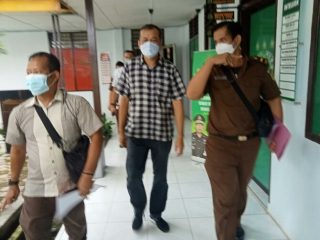 Penyidik Kejaksaan Negeri (Kejari) Kabupaten Langkat melakukan penahanan terhadap Agussuti Nasution (AN) sejak Kamis (19/8/2021).