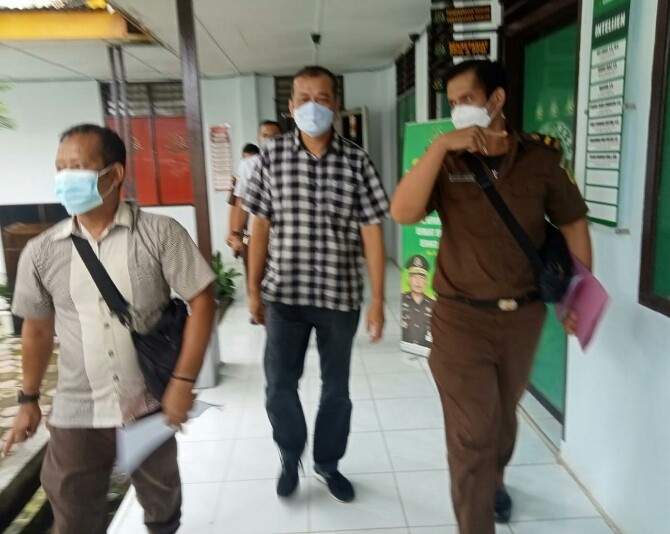 Penyidik Kejaksaan Negeri (Kejari) Kabupaten Langkat melakukan penahanan terhadap Agussuti Nasution (AN) sejak Kamis (19/8/2021).