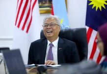 Perahu politik Malaysia kembali punya nakhoda baru. Malaysia menetapkan Ismail Sabri Yaakob sebagai Perdana Menteri (PM) yang baru, Jumat (20/8/2021) sore waktu setempat.