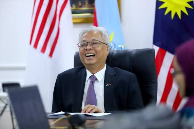 Perahu politik Malaysia kembali punya nakhoda baru. Malaysia menetapkan Ismail Sabri Yaakob sebagai Perdana Menteri (PM) yang baru, Jumat (20/8/2021) sore waktu setempat.