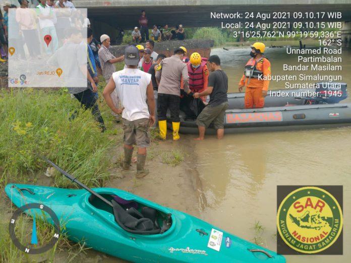 Muhammad Alif (8) warga Desa Ladang Baru Kecamatan Air Putih Kabupaten Batubara yang terpeleset saat asik bermain disekitar Sungai Alang Tahar akhirnya berhasil ditemukan, Selasa (24/8/2021) sekitar pukul 09.10 WIB.
