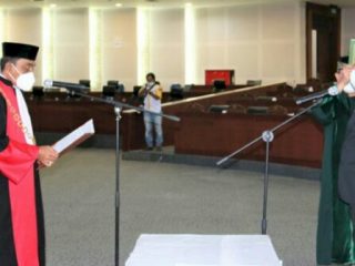 Posisi Yasir Ridho Lubis selaku wakil ketua DPRD Sumatera Utara (Sumut) dari Partai Golkar, sisa masa jabatan 2019-2024, resmi diberikan kepada Irham Buana Nasution.