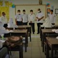 SMA/sederajat di Langkat mulai menerapkan proses belajar tatap muka. Hanya saja karena masih dalam suasana pandemi, proses belajar tatap muka dilakukan terbatas.