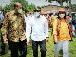 Pemkab Langkat bersama GAPKI (Gabungan Pengusaha Kelapa Sawit Indonesia) Kabupaten Langkat melaksanakan vaksinasi dosis kedua, bertempat di PT Amal Tani Kecamatan Sirapit, Langkat, Selasa (7/9/2021).