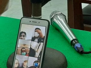Tiga pemuda asal Nias dituntut pidana penjara seumur hidup karena nekat melakukan pembunuhan berencana kepada korban Djie Goon Gunawan alias Acek yang diketahui merupakan pemilik kos-kosan di Jalan Merbabu, Kelurahan Pusat Pasar Medan.