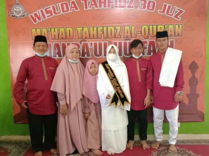 Khairunnisa Al Hadi Hasibuan, mahasiswi Universitas Islam Negeri (UIN) Sumatera Utara (Sumut) yang terseret arus Sungai Sei Berte Langkat Ternyata merupakan seorang penghafal Alquran (Hafizah).