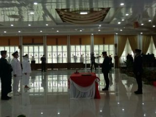 Gubernur Sumatera Utara (Sumut) Edy Rahmayadi akhirnya melantik Bupati dan Wakil Bupati Labuhanbatu Erik Adtrada Ritonga dan Ellya Rosa Siregar di Aula Tengku Rizal Nurdin, Rumah Dinas Gubernur, Jalan Jenderal Sudirman, Senin (13/9/2021)