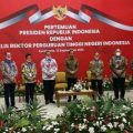 Presiden RI Joko Widodo menghadiri pertemuan Majelis Rektor Perguruan Tinggi Negeri Indonesia (MRPTNI), Senin (13/9/2021).