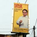 Wakil Bendahara Umum Partai Golkar Karan Sukarno Walia mengaku optimis perekonomian di Indonesia akan segera memasang beberapa baliho Airlangga Hartarto di sejumlah kawasan di Jakarta Utara dan Jakarta Barat.