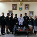 Pimpinan Wilayah Ikatan Sarjana Al Washliyah (PW ISARAH) Sumatera Utara (Sumut) berkunjung ke kantor Dinas Pemuda dan Olahraga Provinsi Suamtera Utara (Disporaprovsu) untuk menyampaikan program “Sarjana Penggerak” yang sedang dirumuskan oleh PW ISARAH, Selasa (14/9/2021).