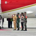 Presiden Republik Indonesia Joko Widodo (Jokowi) tiba di Bandar Udara (Bandara) Kualanamu, Kabupaten Deliserdang, Kamis (16/9/2021).